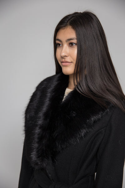 Black faux hot sale fur collar
